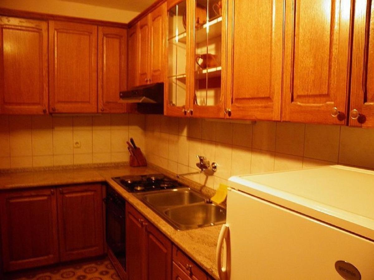 Apartments Angela - With Beautiful Courtyard Brela Bagian luar foto