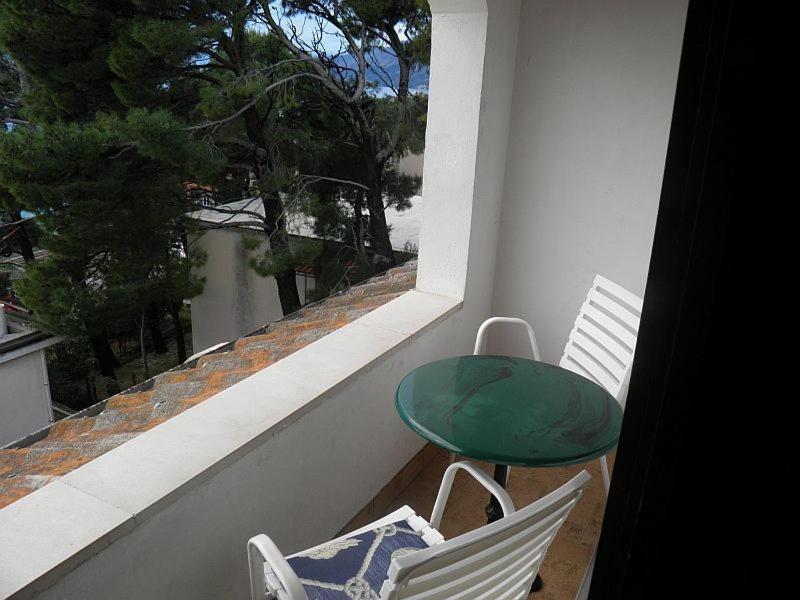 Apartments Angela - With Beautiful Courtyard Brela Bagian luar foto